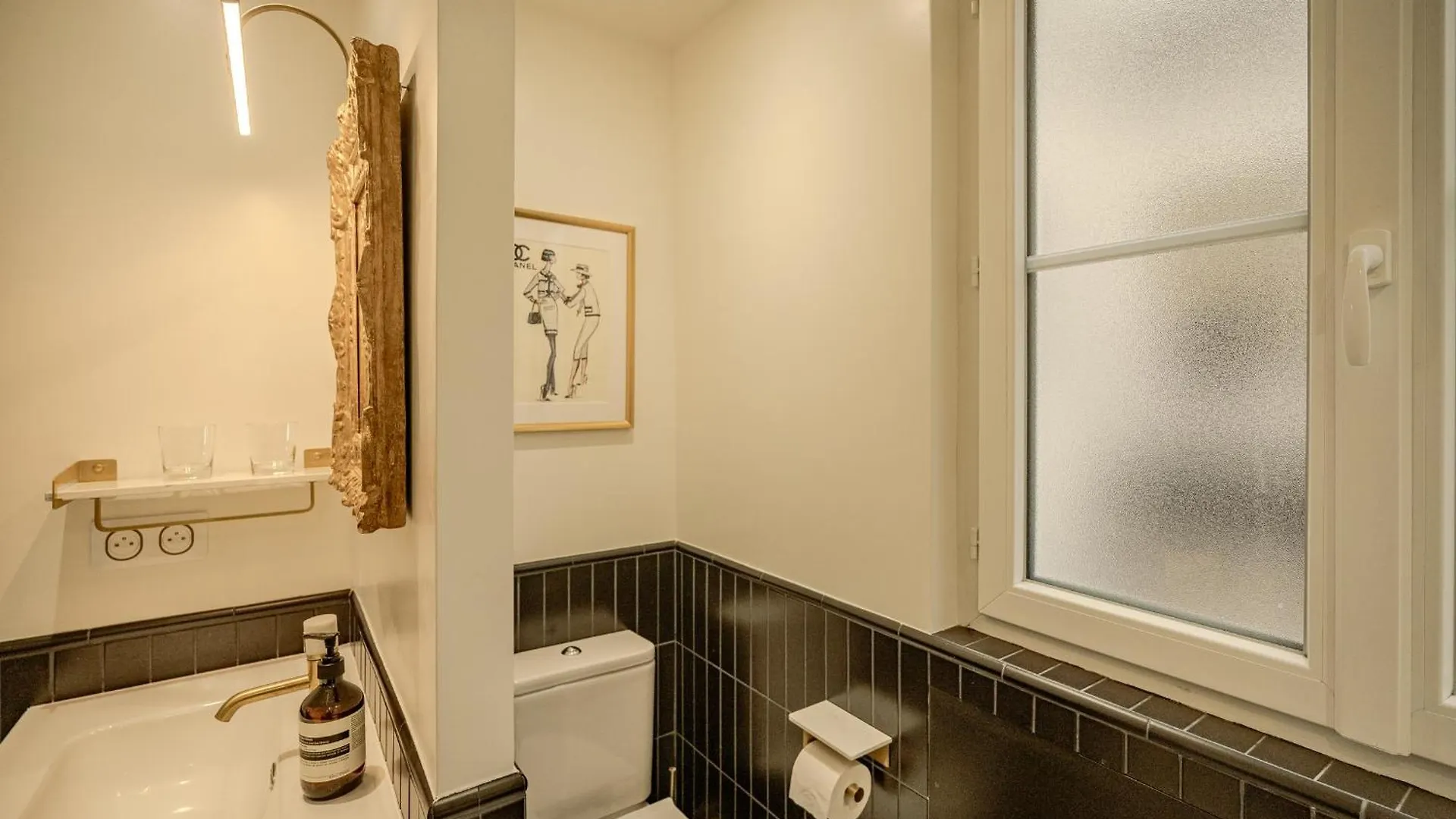 Apartment With Eiffel Tower View París
