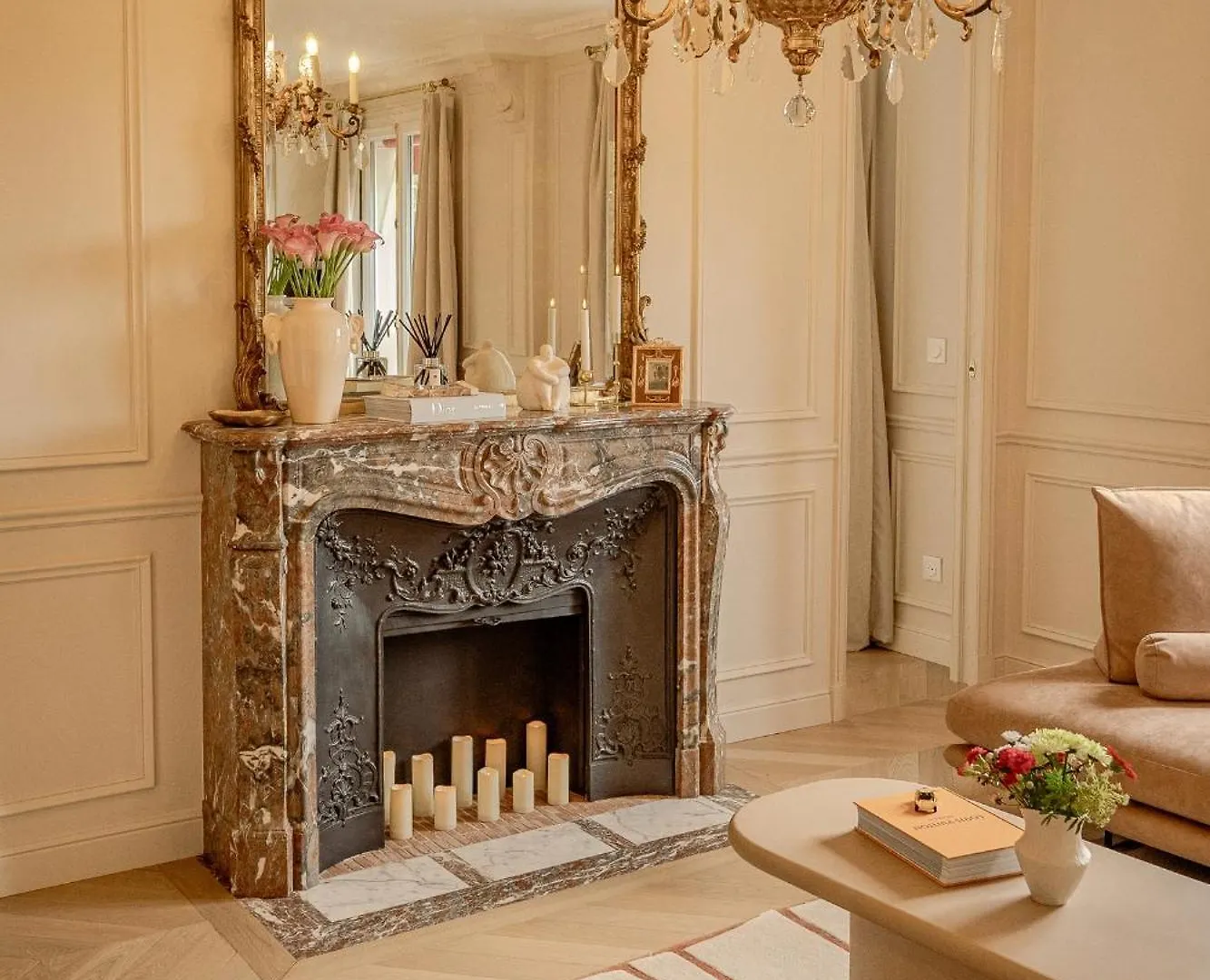 Apartment With Eiffel Tower View Paris France